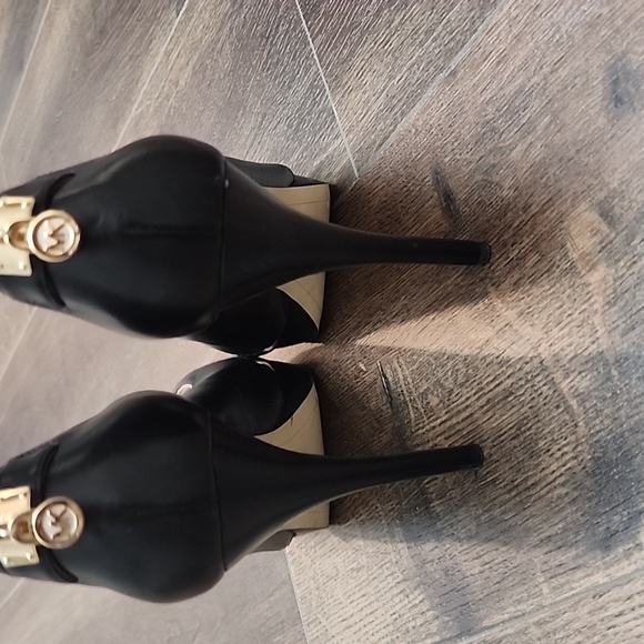 Michael Kors Peep Toe Heels sz 8 - Picture 4 of 9